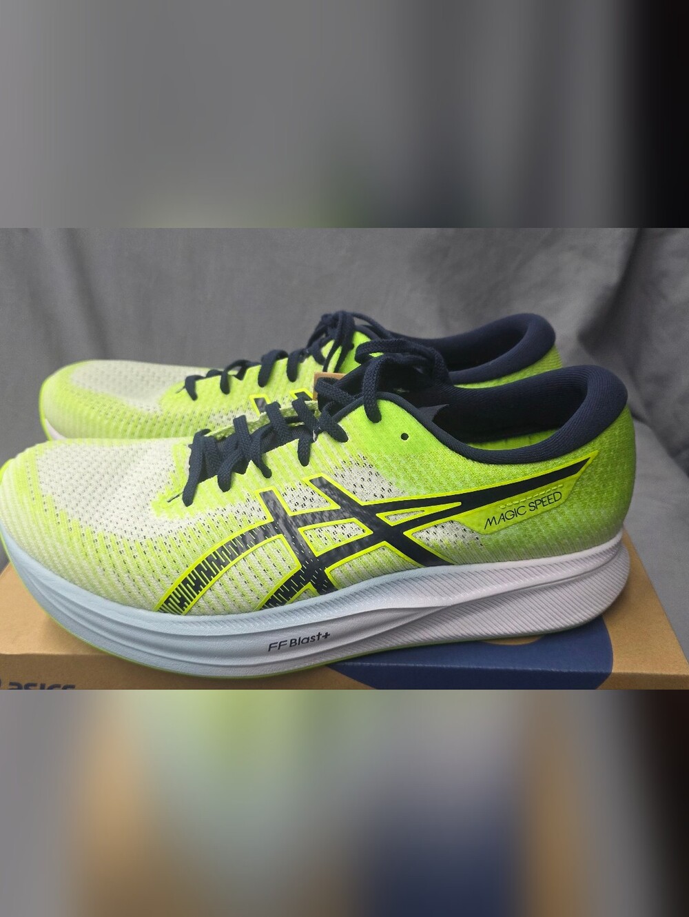 ASICS Magic Speed 2 Running Shoes Hazard Green 1011B443 Men Size 11 NWB